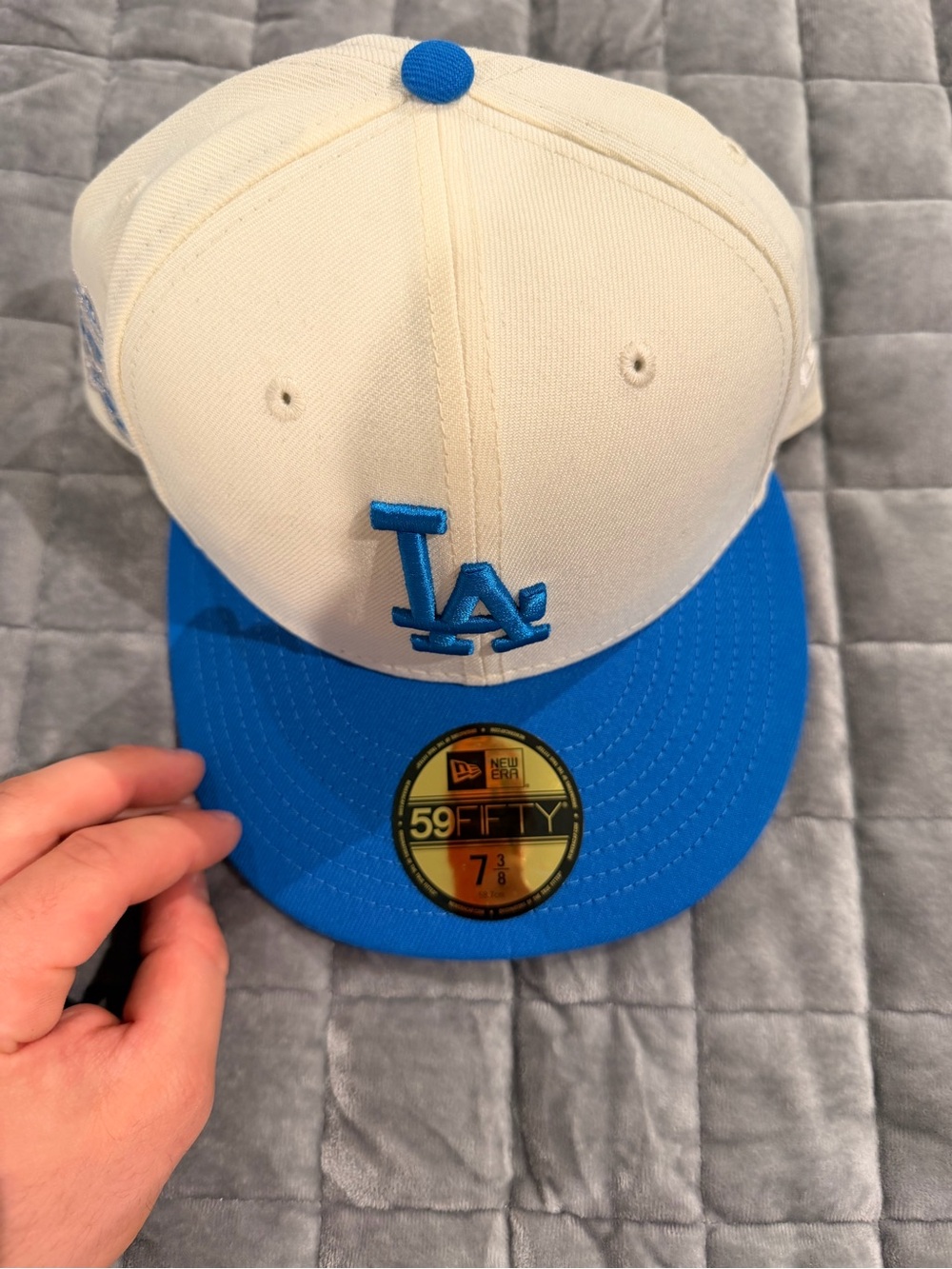 New Era 59FIFTY Fitted Cap - White, Black & Light Blue - Picture 2 of 7